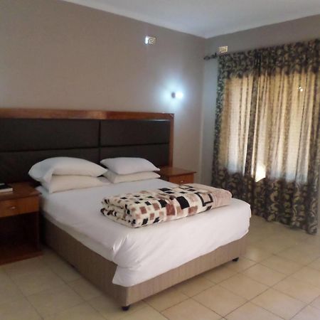 The View Lodge Victoria Falls Exterior photo