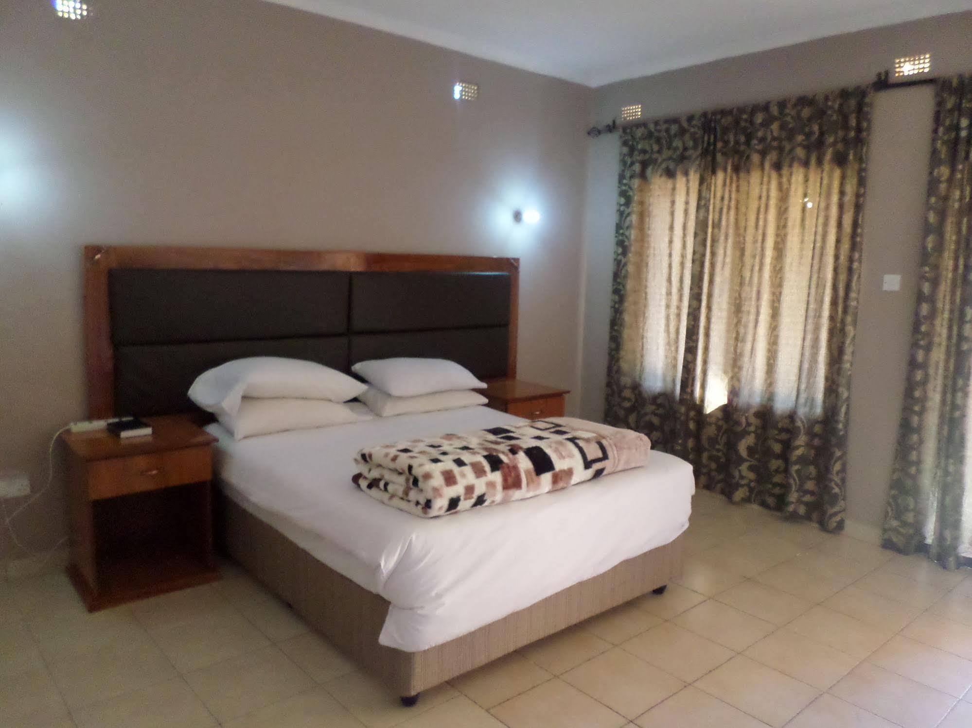 The View Lodge Victoria Falls Exterior photo